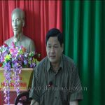 Ban chỉ đạo XDNTM huyện rà soát kết quả xây dựng nông thôn mới ở xã Văn Sơn.